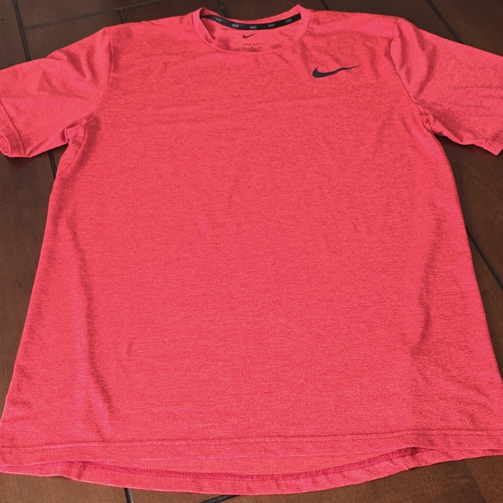 Nike Men's Orange T-Shirt
